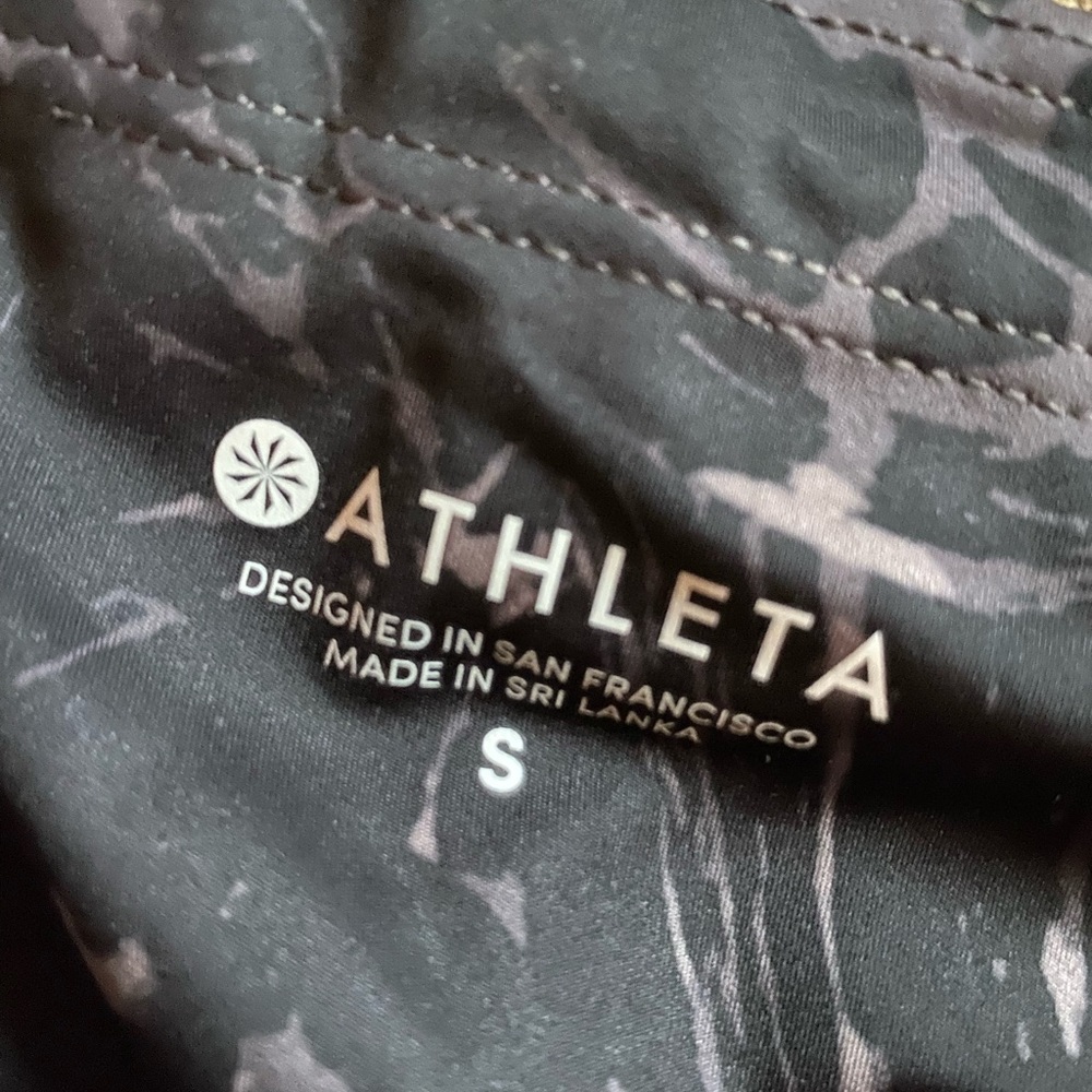 Athleta leggings Salutation Stash Pocket 7/8 tight